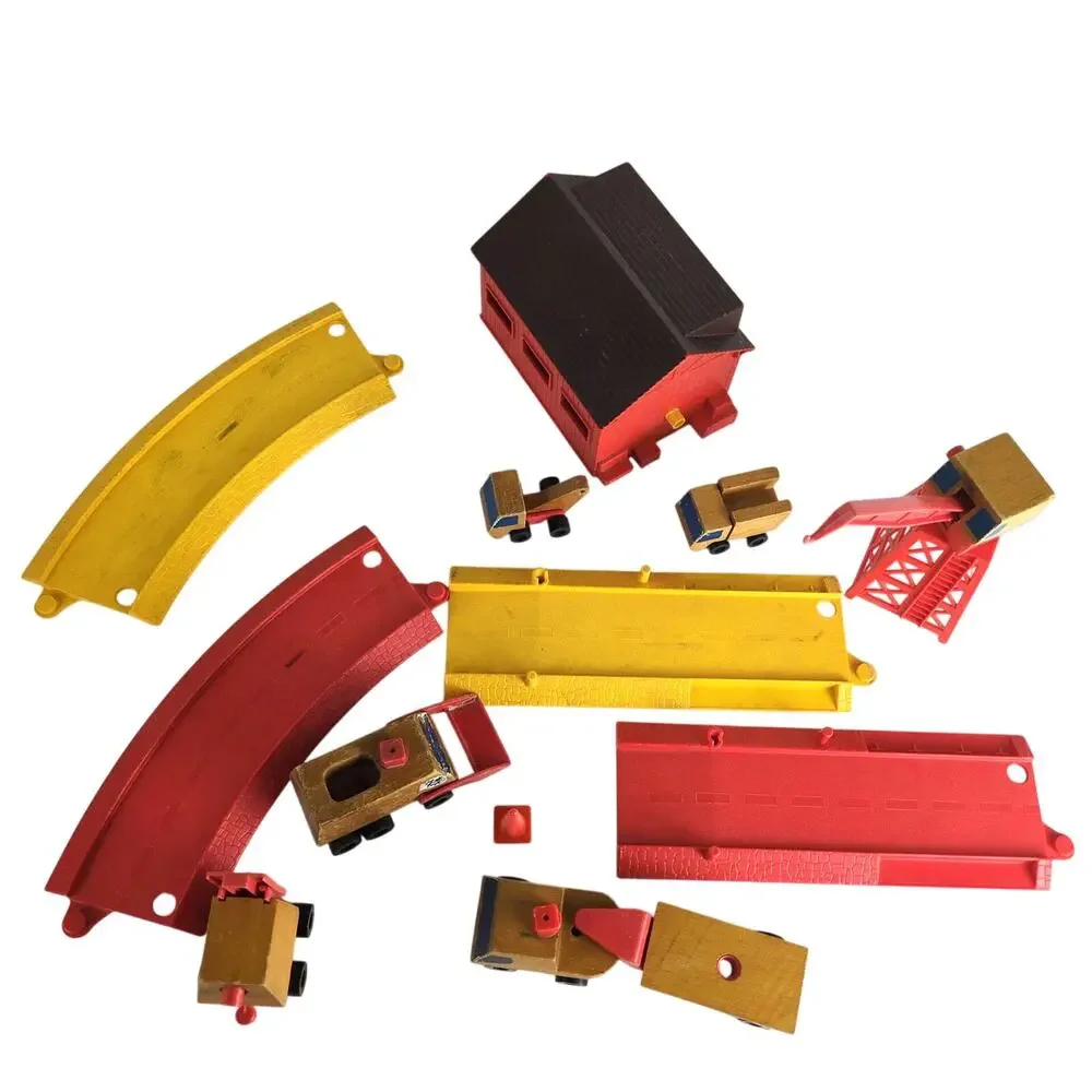 Vintage 1971 Mattel Preschool Motor Putt-Putt Construction Yard Set Trucks Track